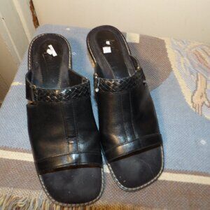 Artiva " Melody" Leather Open Toe Mules Sz 7.5M